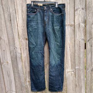 NEW Levi Blue Jeans (34-32)